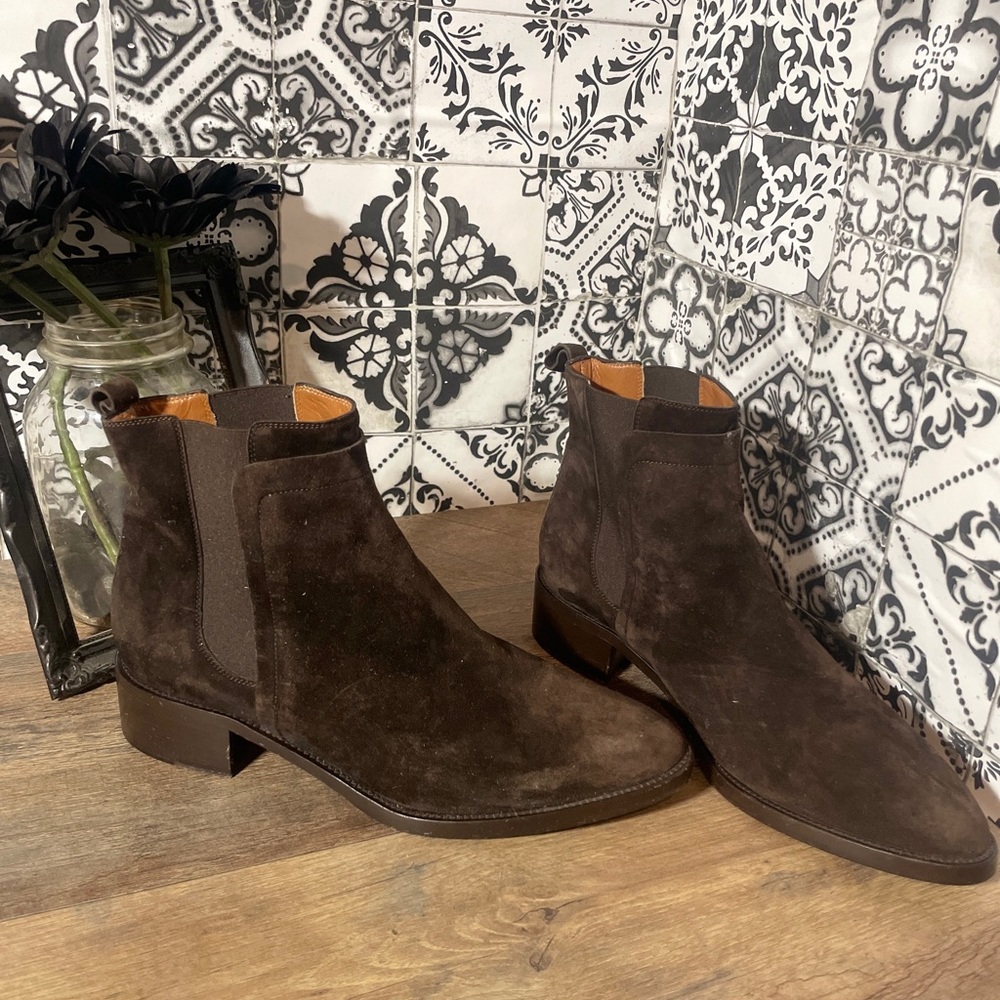 BROWN SUEDE SARTORE PULL ON ANKLE BOOTS SIZE 8
